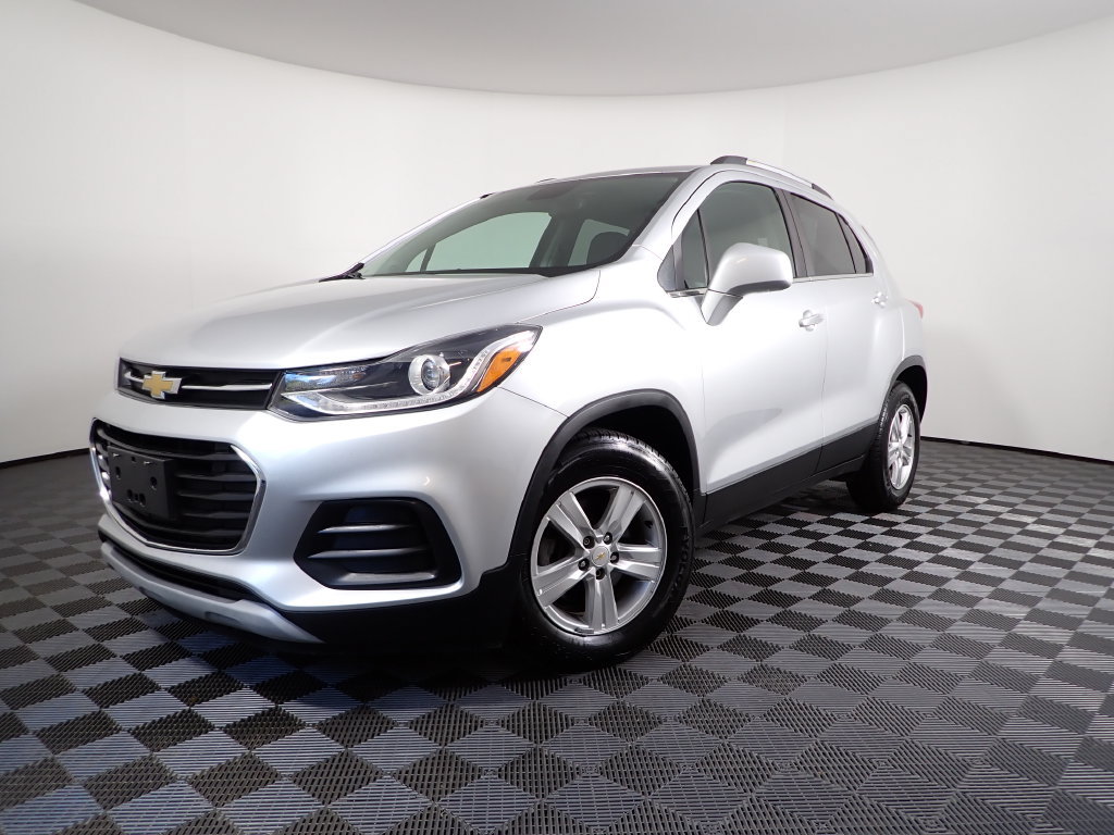 Used 2019 Chevrolet Trax LT w/ LT Convenience Package FWD image 2