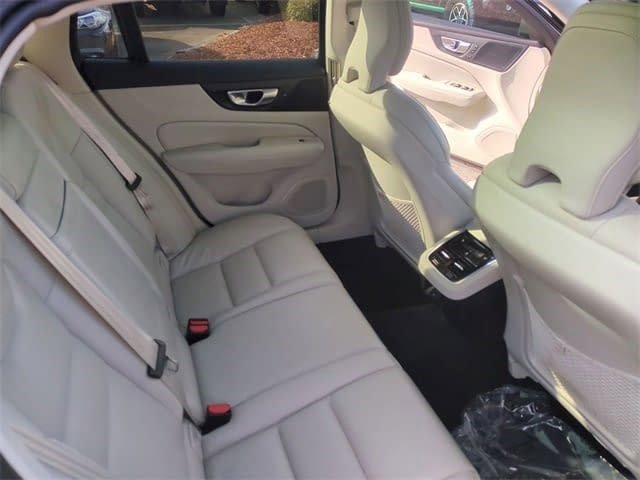 Used 2021 Volvo V60 T5 Cross Country w/ Lounge Package image 24