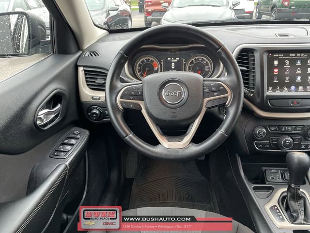 Used 2017 Jeep Cherokee Latitude w/ Comfort & Sound Group image 10