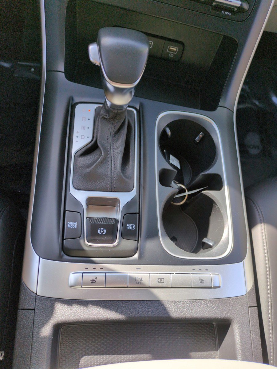 Used 2023 Kia Carnival LX FWD image 28