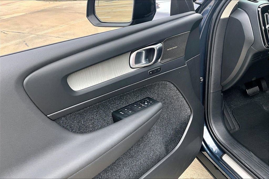 New 2026 Volvo XC40 B5 Ultra w/ Protection Package Premier AWD/4WD image 25