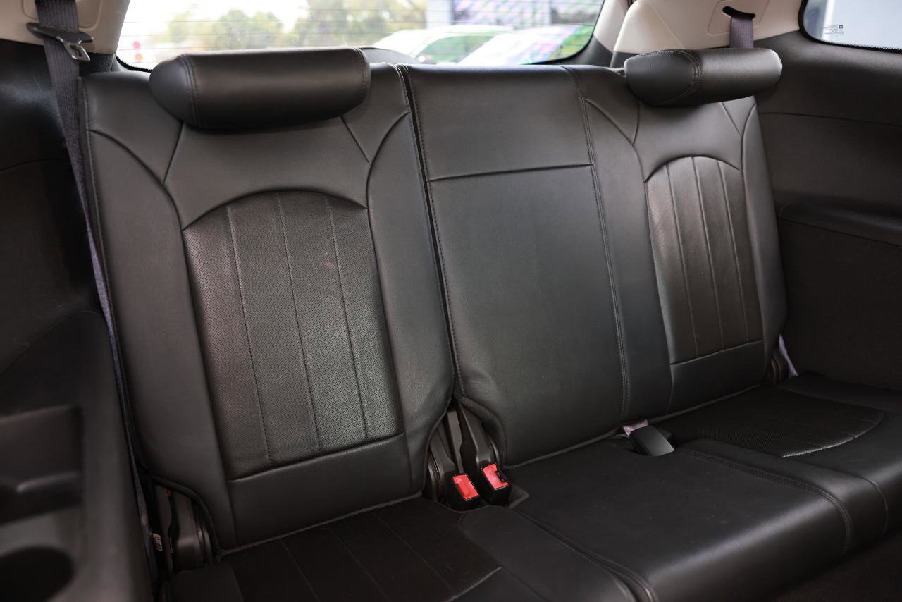 Used 2010 Buick Enclave CXL w/ Trailering Provision Package image 24