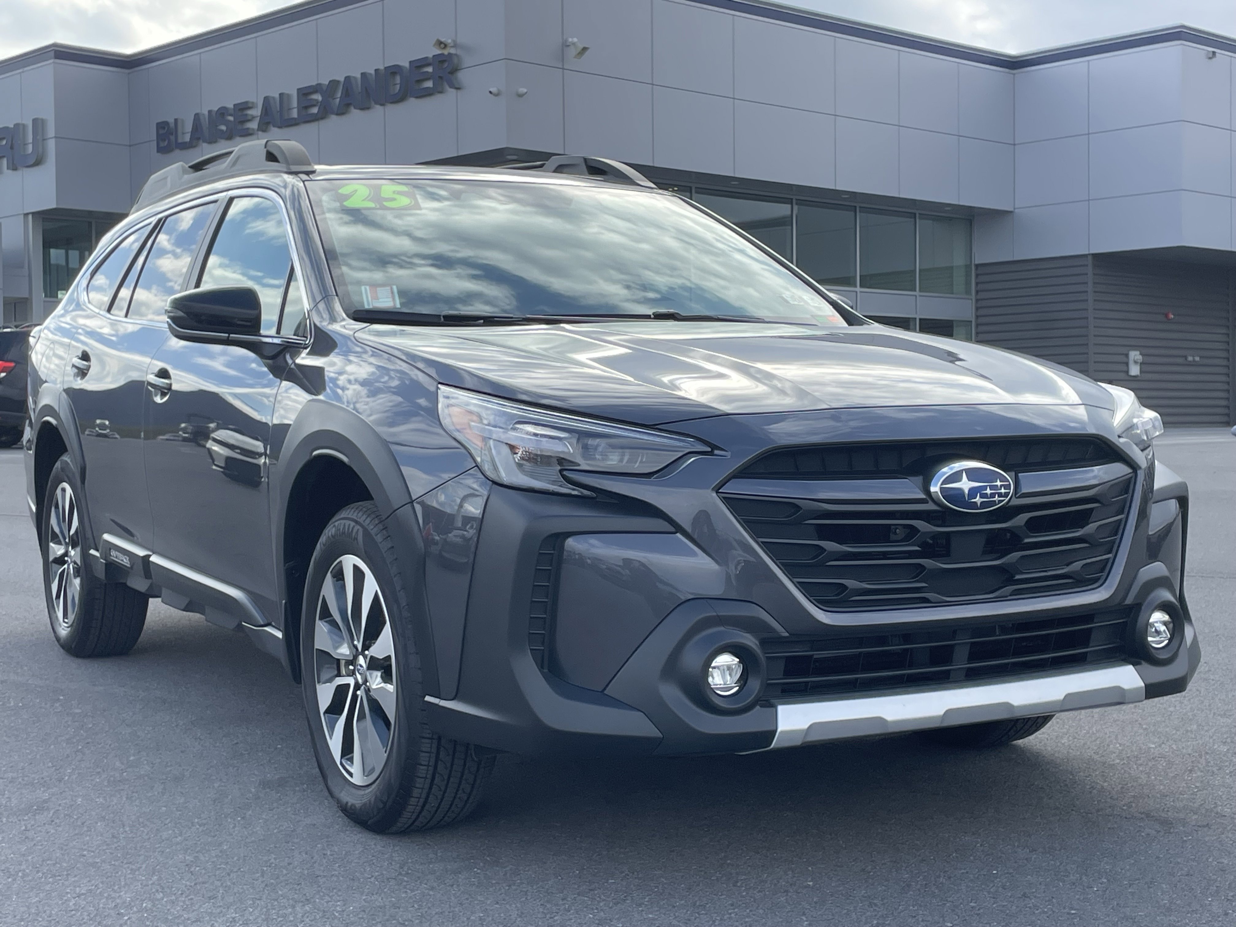 Certified 2025 Subaru Outback Limited AWD/4WD image 1