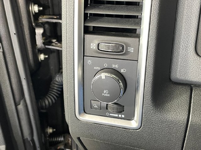 Used 2015 RAM 3500 Big Horn AWD/4WD image 11