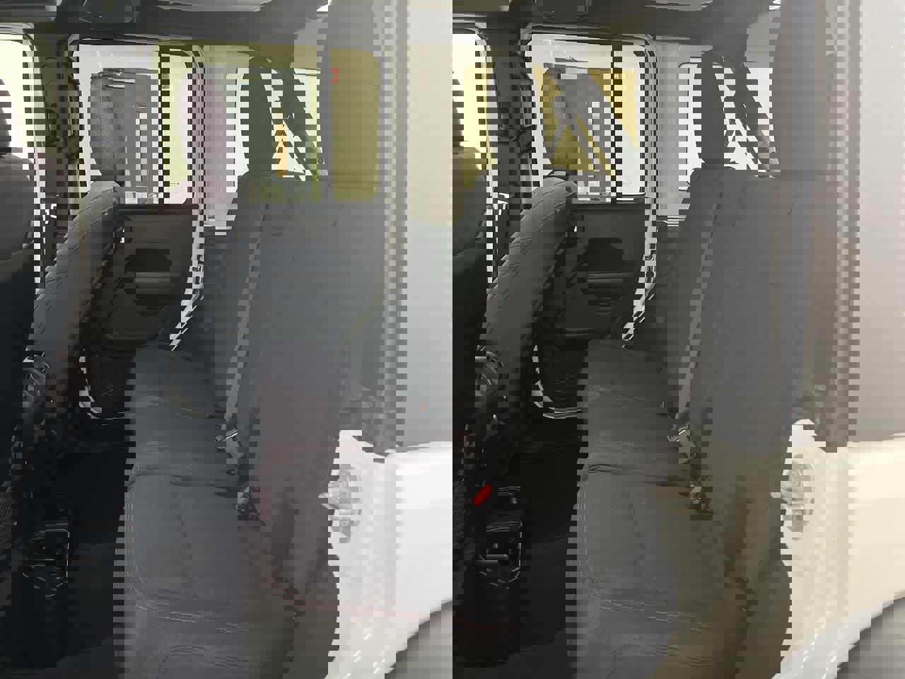 Used 2024 Jeep Wrangler Unlimited Rubicon image 26