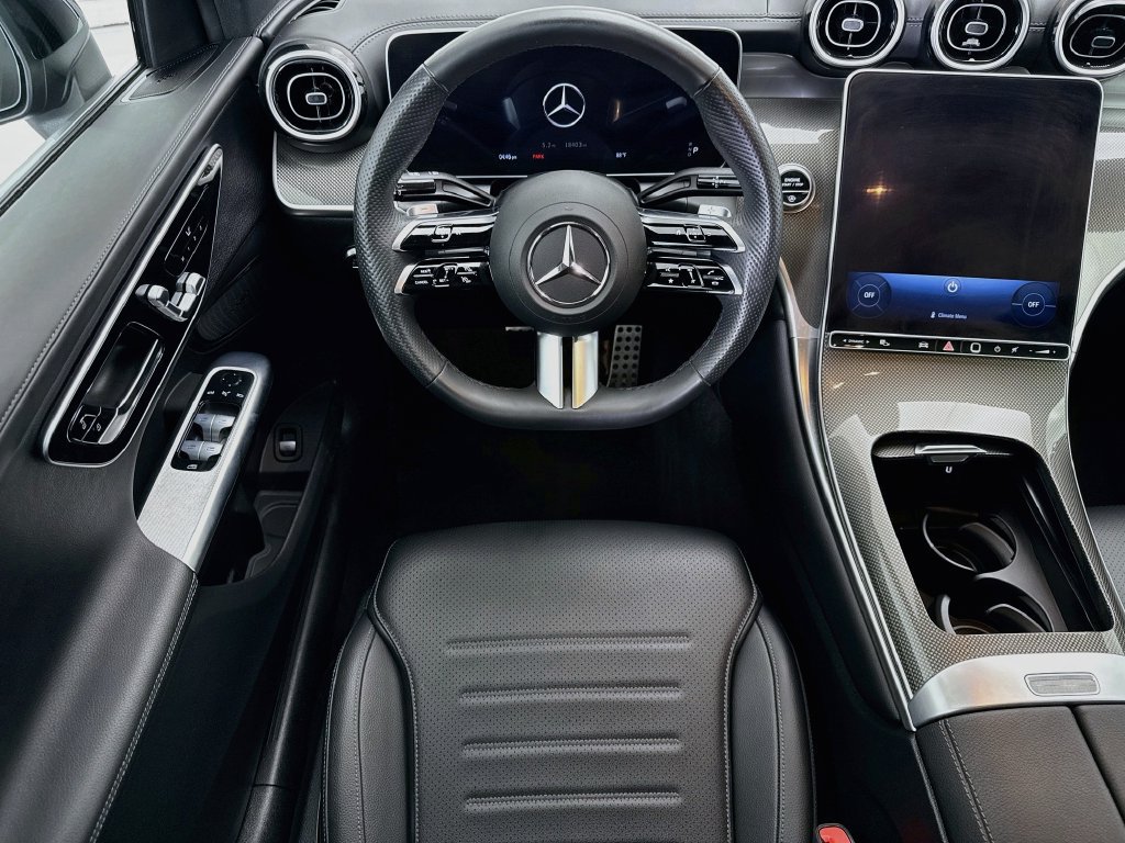 Used 2024 Mercedes-Benz GLC 300 4MATIC image 10