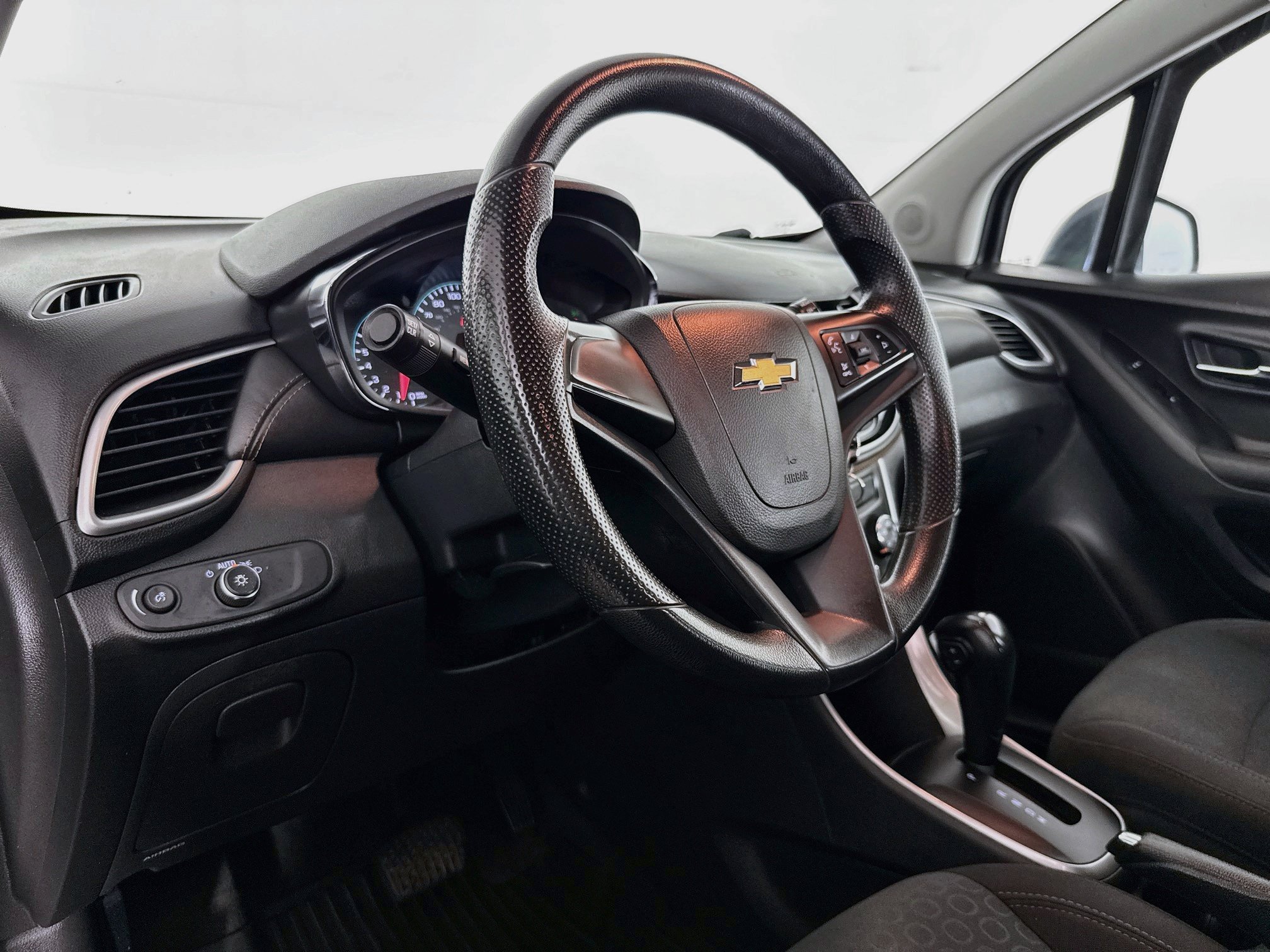Used 2021 Chevrolet Trax LS FWD image 19
