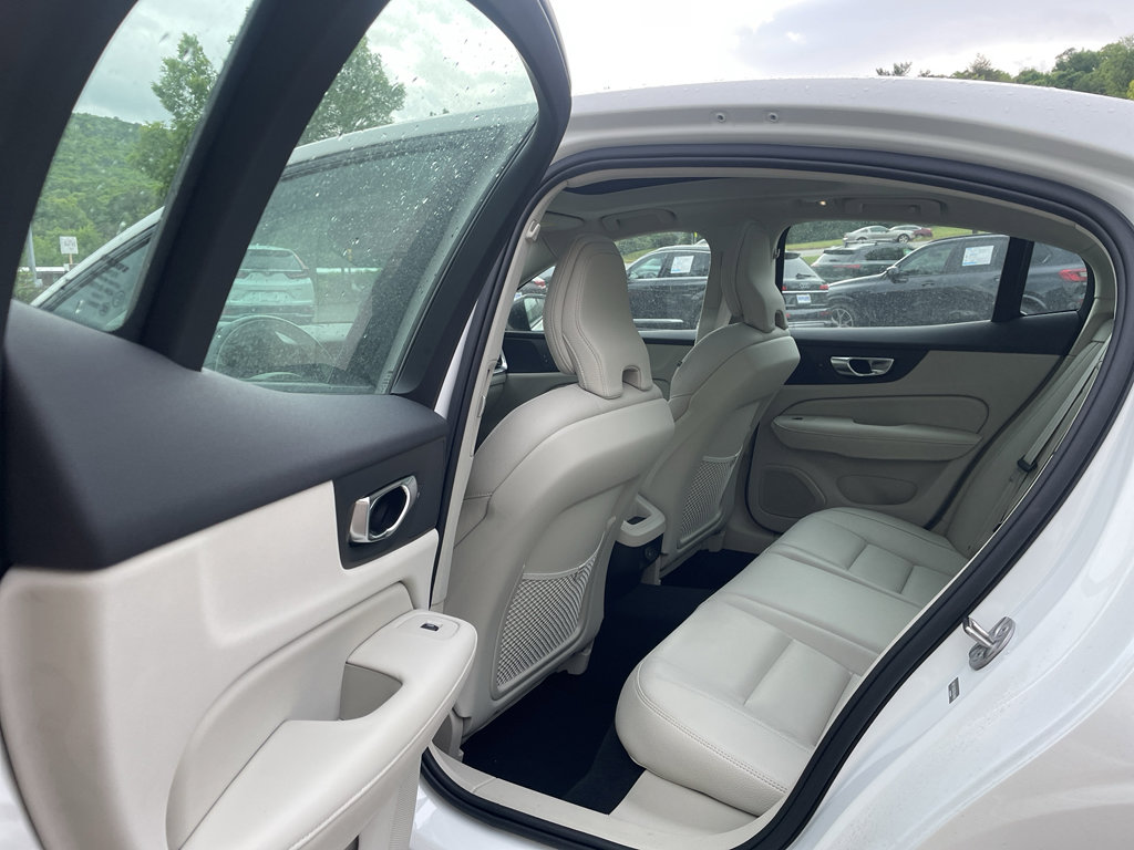 Used 2025 Volvo S60 B5 Plus AWD/4WD image 21