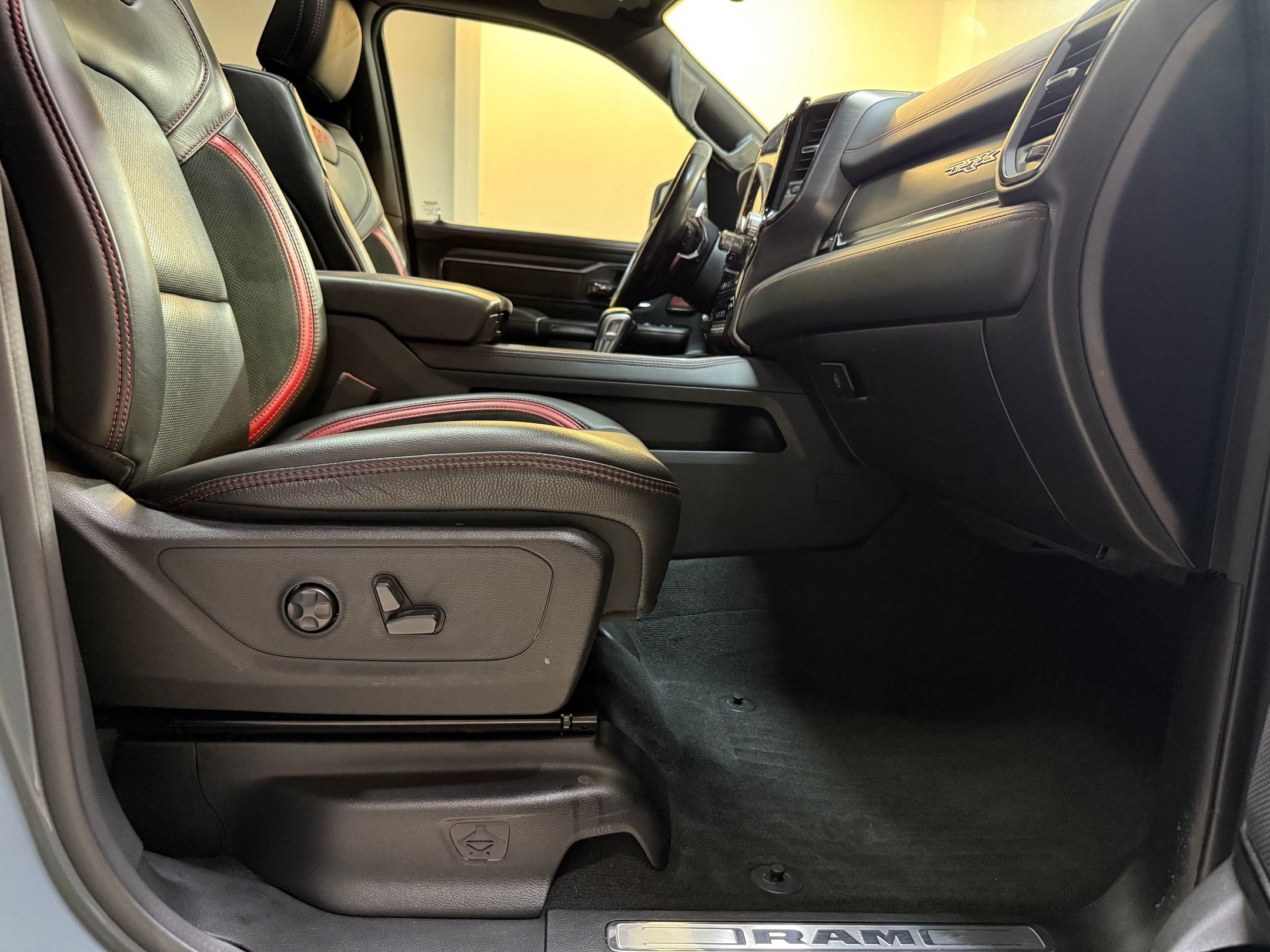 Used 2021 RAM 1500 TRX w/ TRX Lanuch Edition image 61