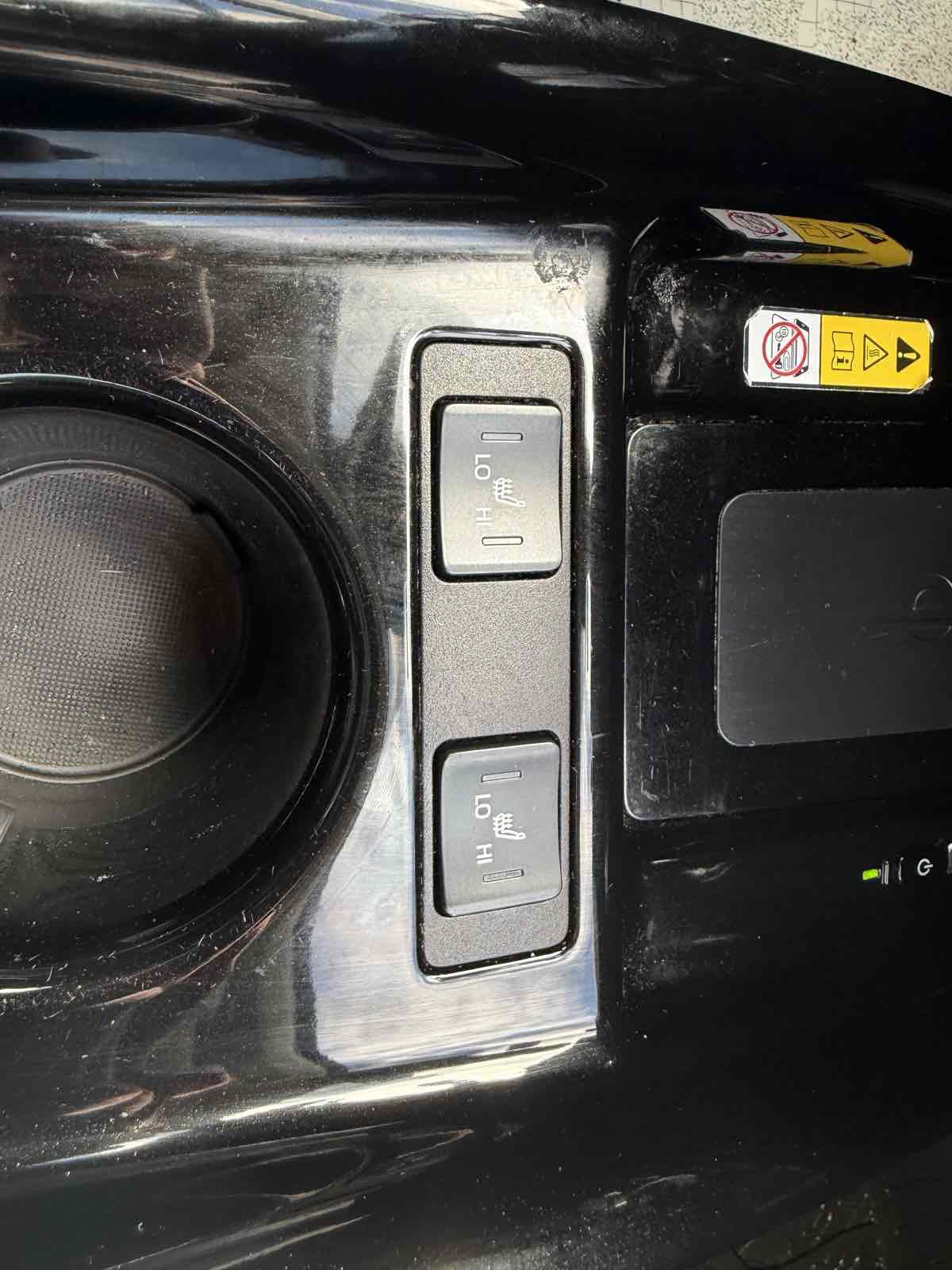 Used 2021 Toyota Prius XLE image 39