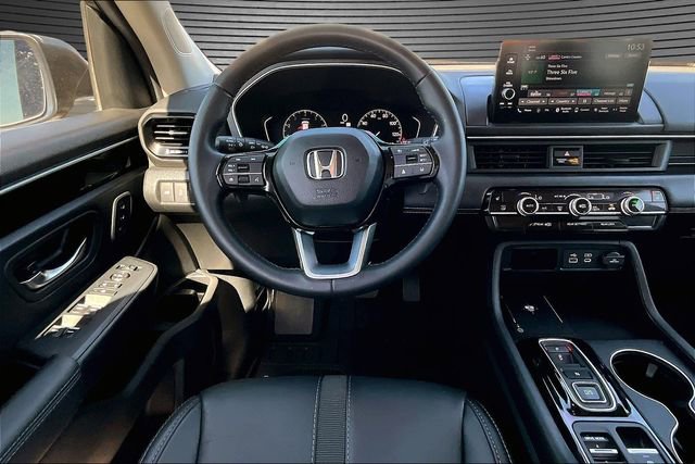 Used 2025 Honda Pilot EX-L image 8