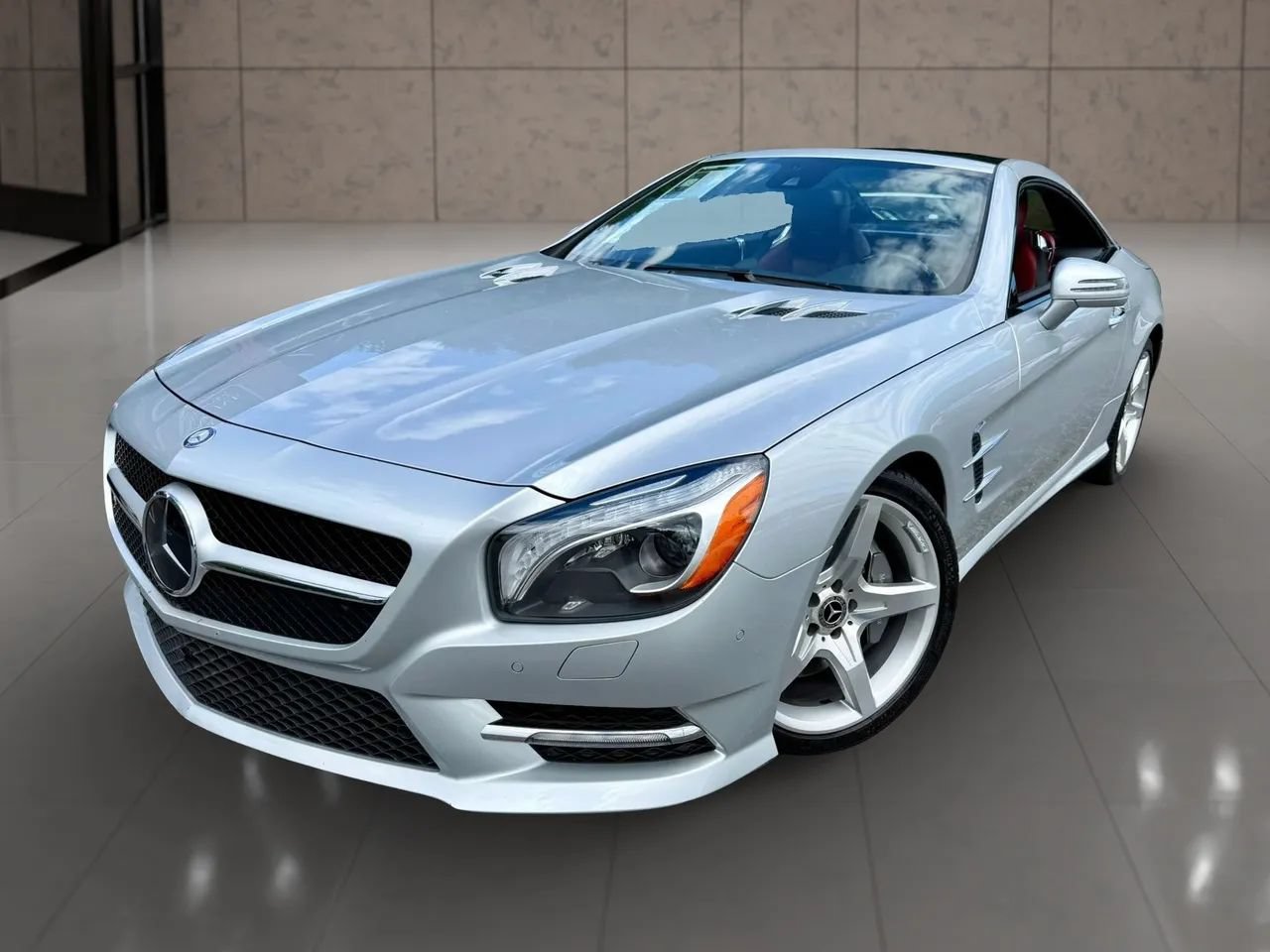 Used 2013 Mercedes-Benz SL 550 w/ Premium Pkg image 3