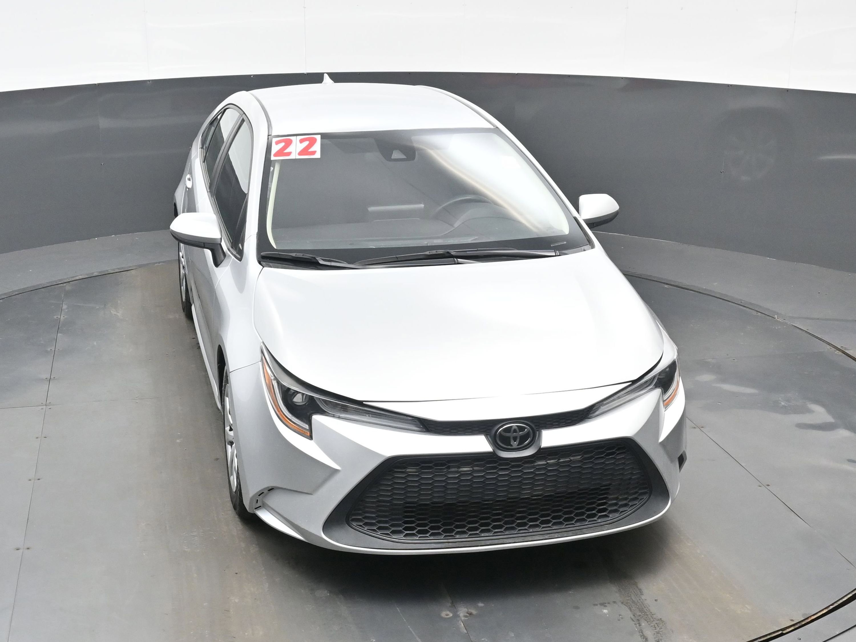 Used 2022 Toyota Corolla LE image 31