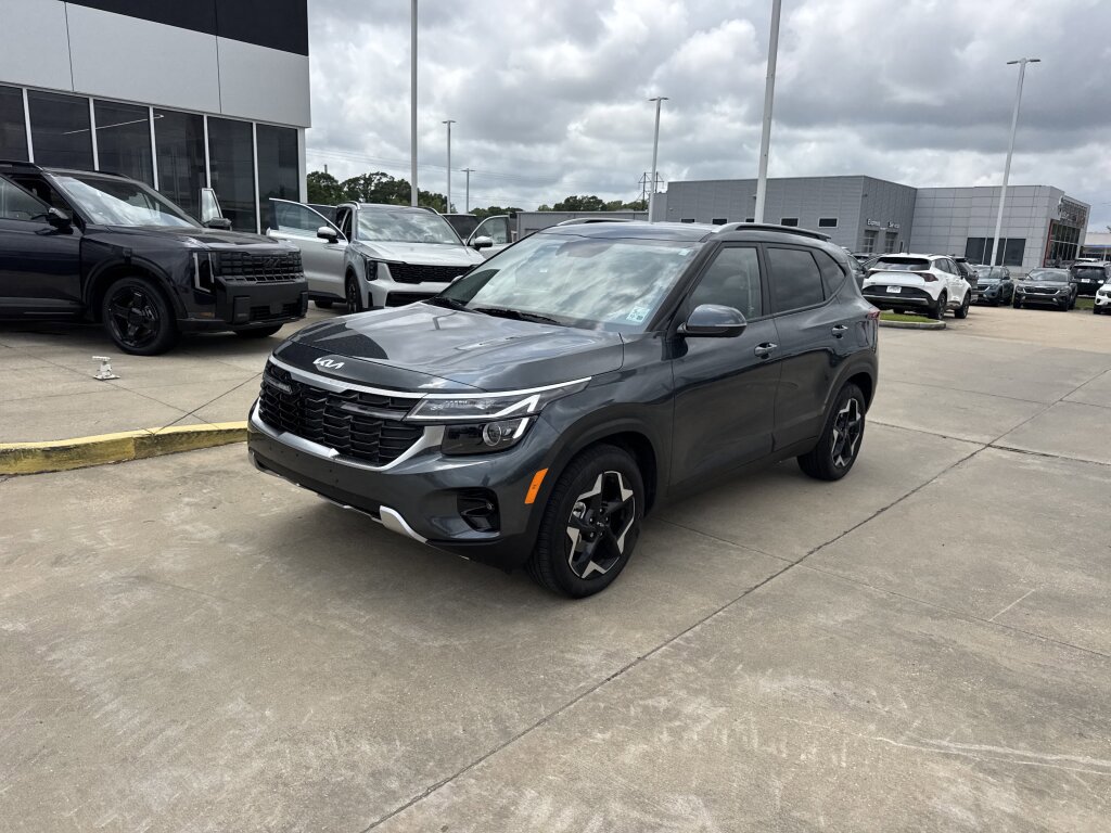 Used 2026 Kia Seltos S FWD image 2