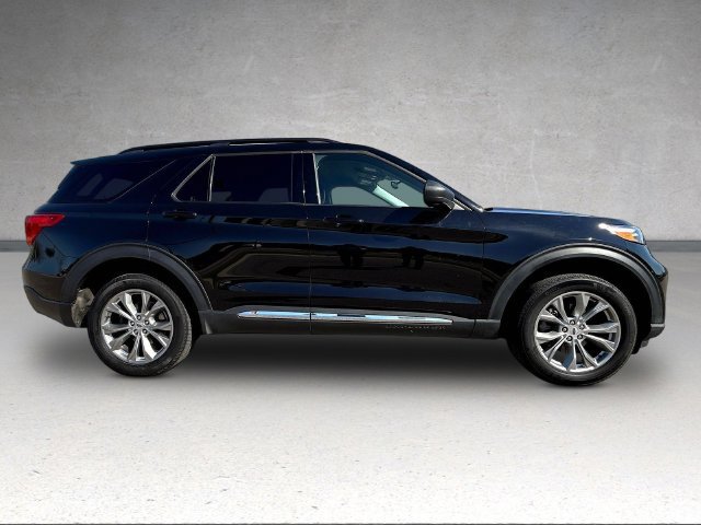 Certified 2023 Ford Explorer XLT w/ Equipment Group 202A AWD/4WD image 6
