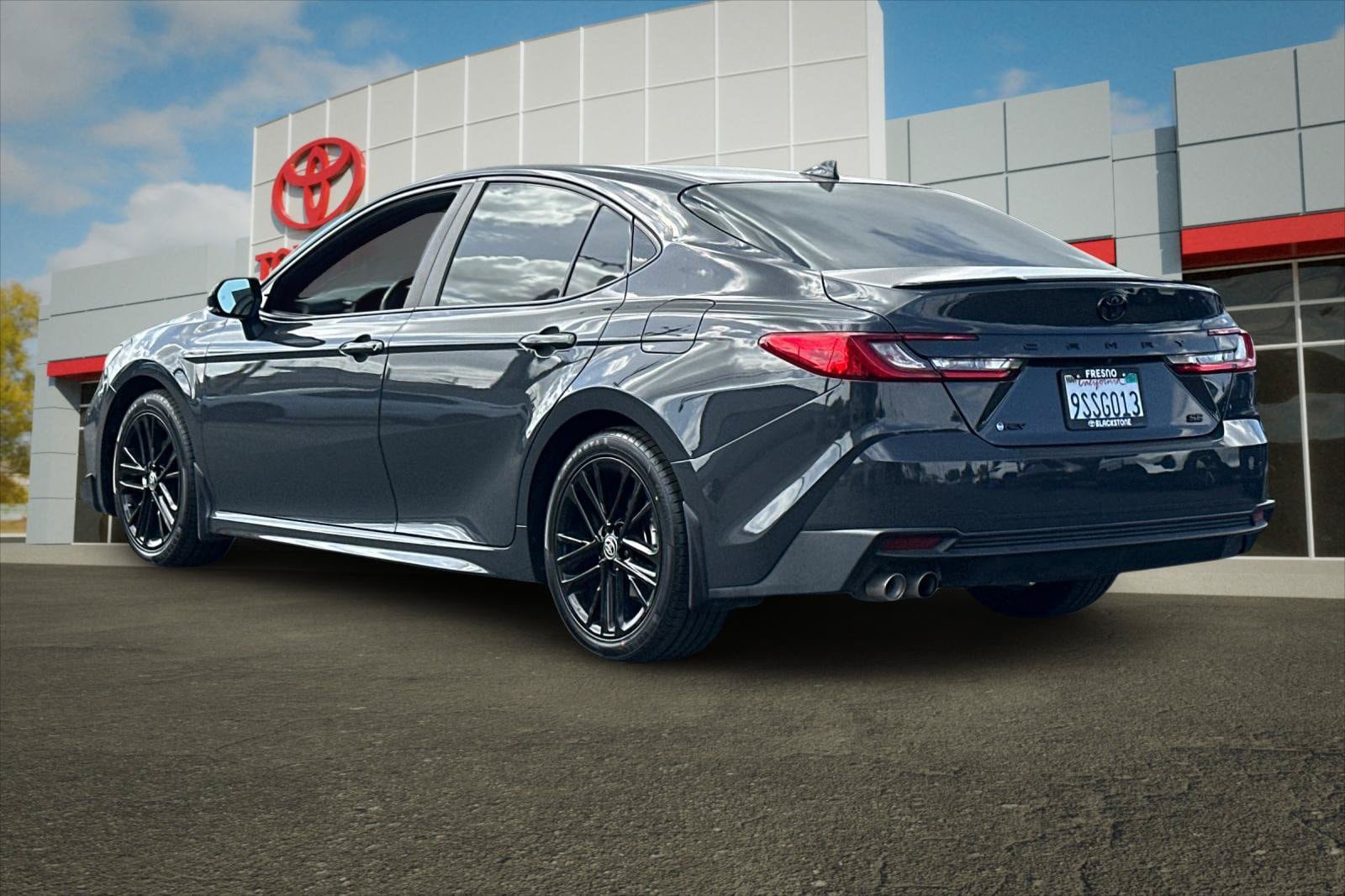 Certified 2025 Toyota Camry SE FWD image 5