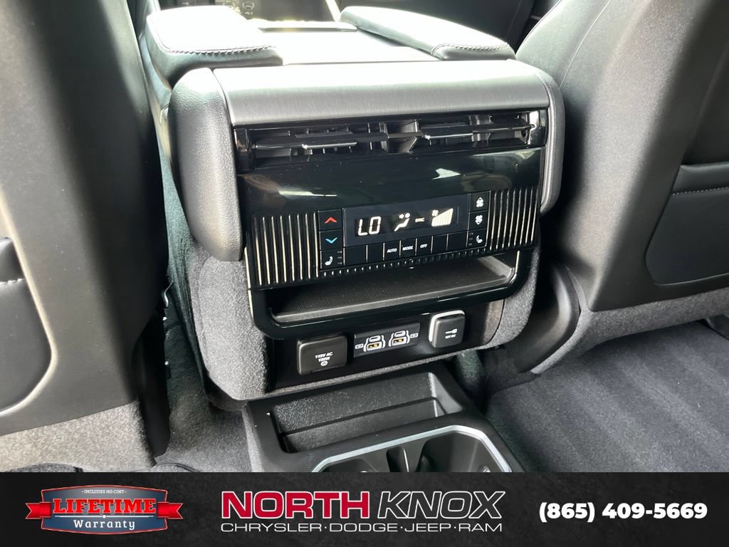 New 2026 Jeep Grand Wagoneer Limited AWD/4WD image 17