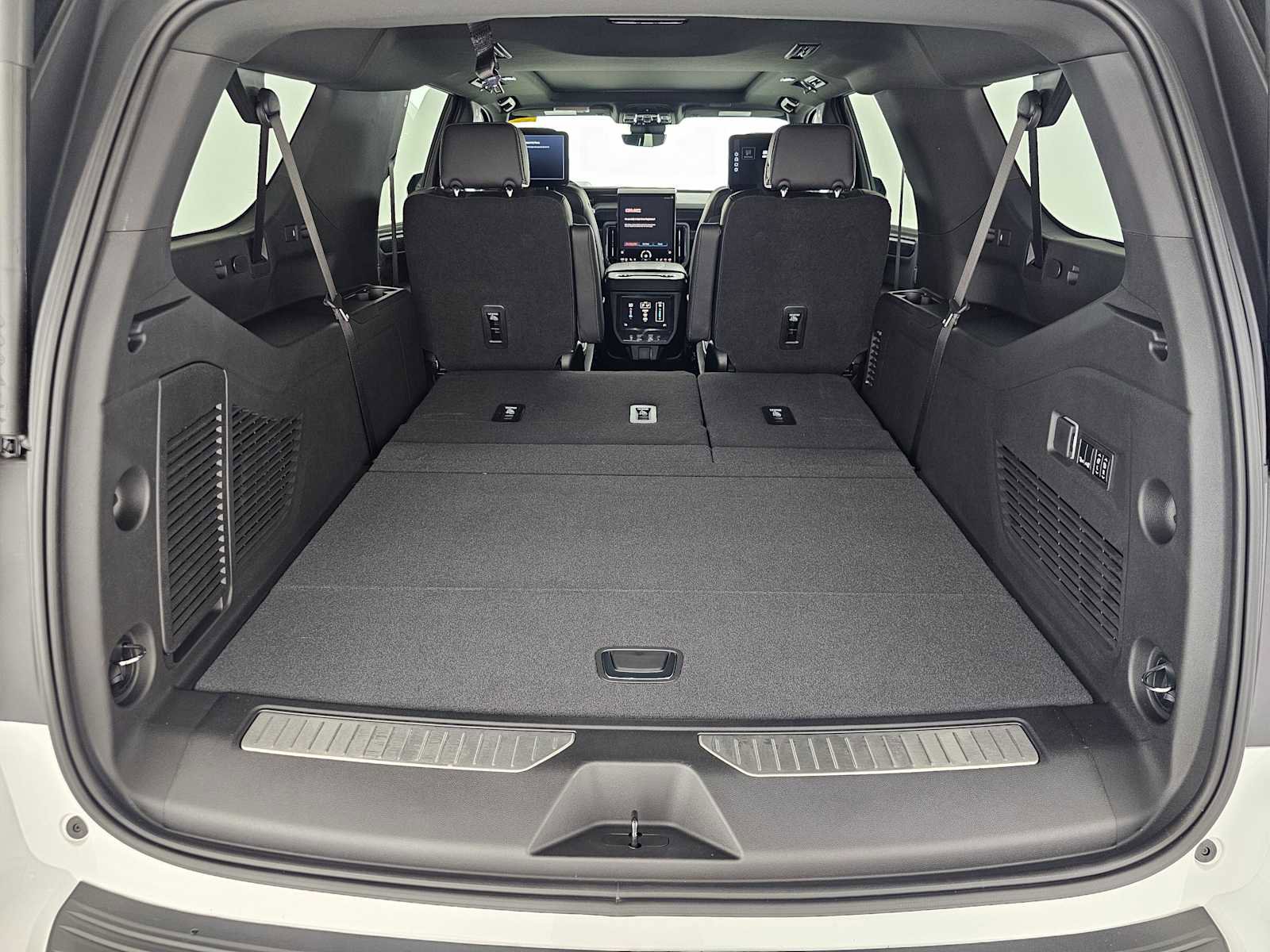 New 2026 GMC Yukon XL AT4 Ultimate AWD/4WD image 17