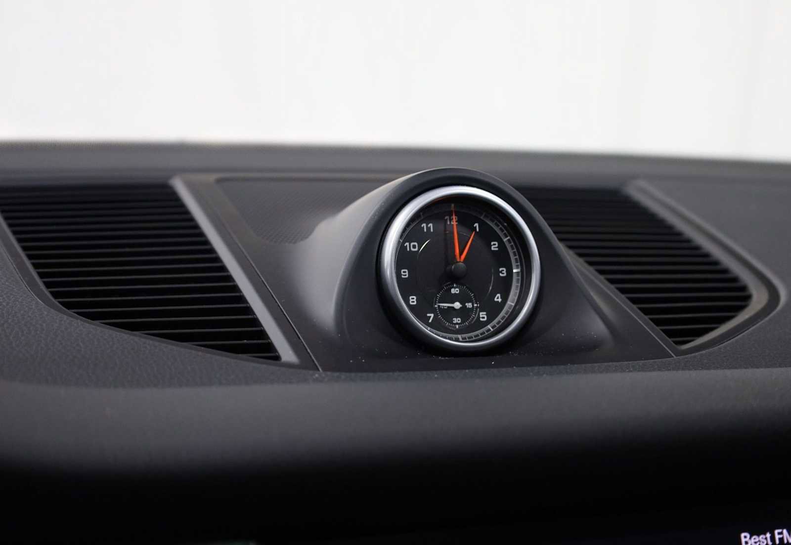 Used 2018 Porsche Macan image 18