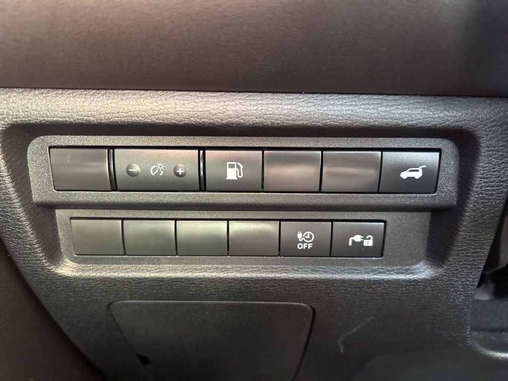 Used 2025 Mitsubishi Outlander 4WD Plug-In Hybrid image 31