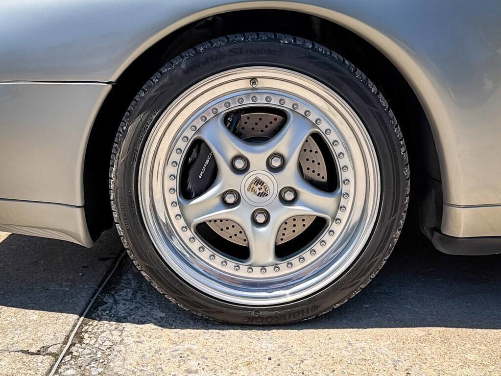 Used 1997 Porsche 911 Carrera RWD image 5