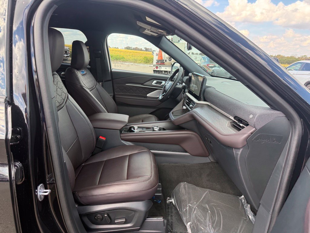 New 2027 Ford Explorer Platinum w/ 3.0L Ultimate Package AWD/4WD image 28