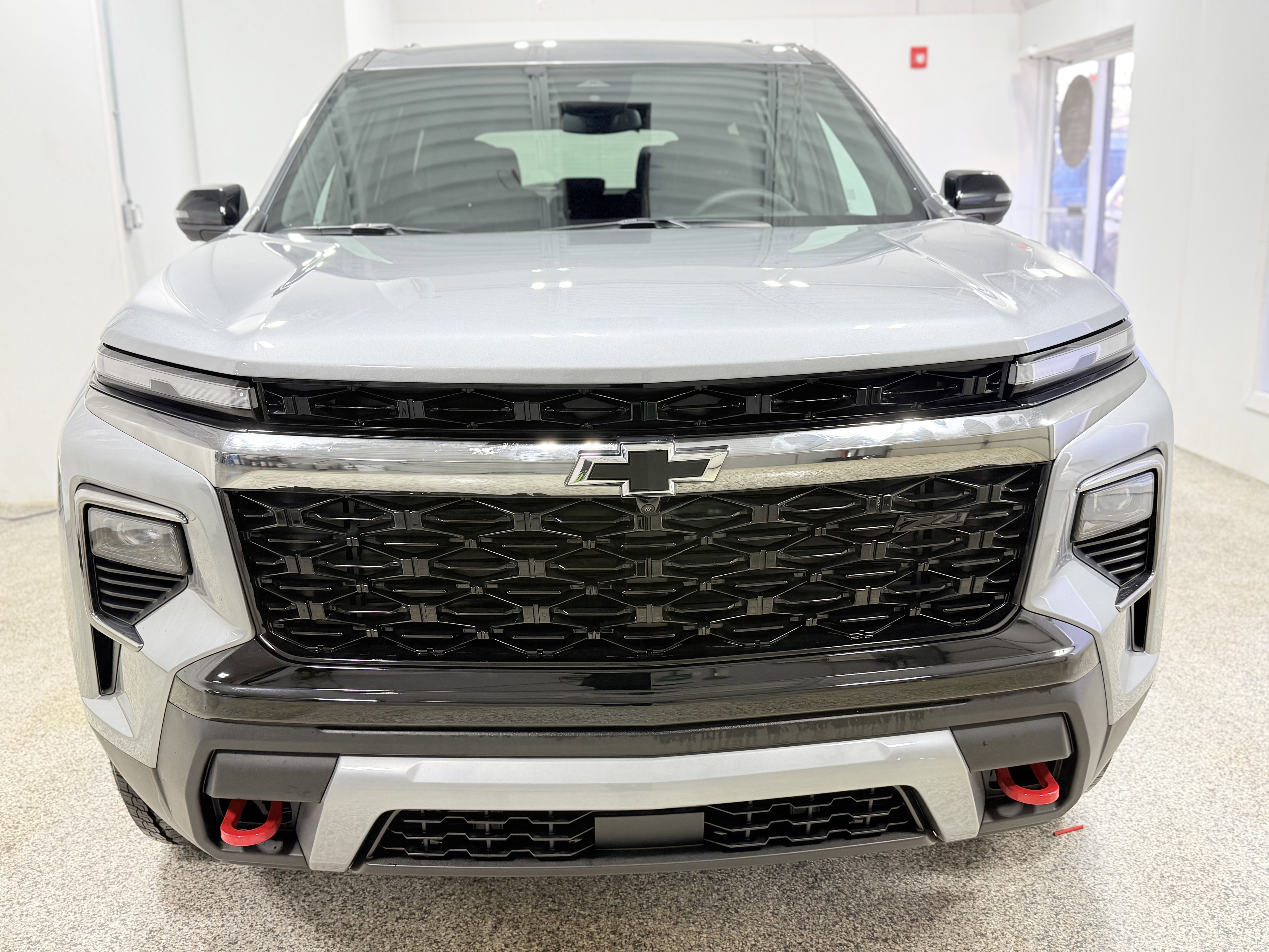 Used 2025 Chevrolet Traverse Z71 w/ Driver Confidence Package image 2