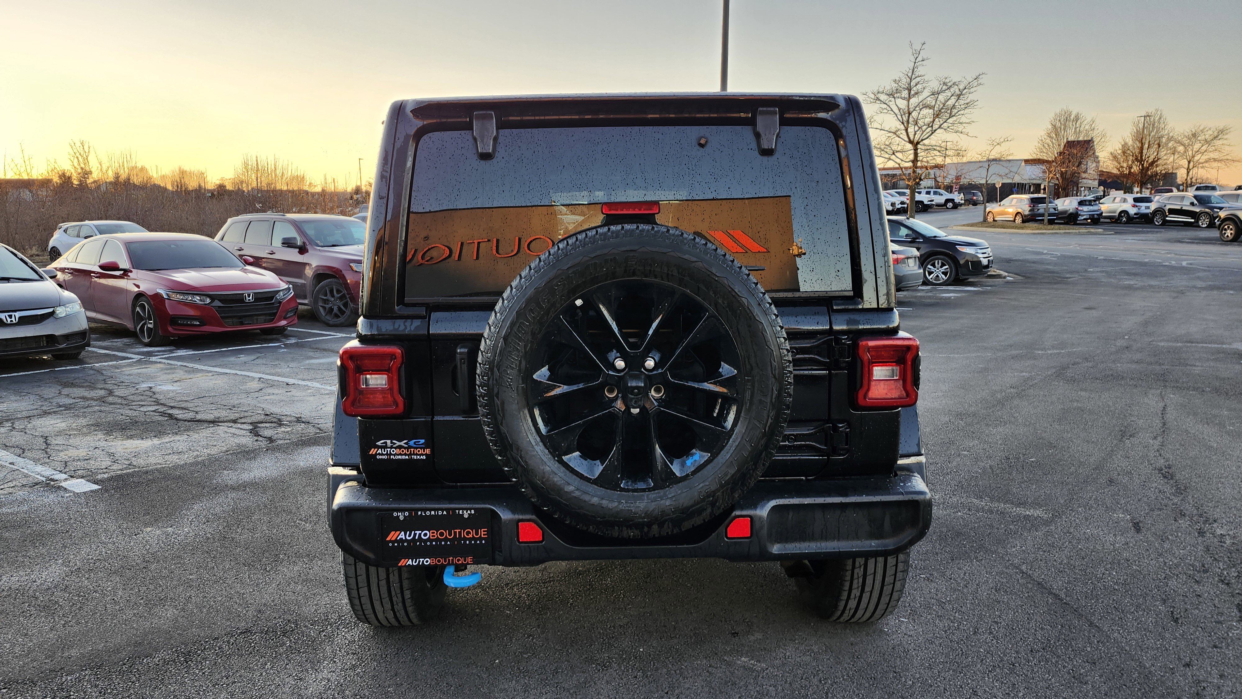 Used 2022 Jeep Wrangler Unlimited Sahara w/ Cold Weather Group image 17