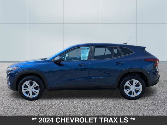 Used 2024 Chevrolet Trax LS image 2