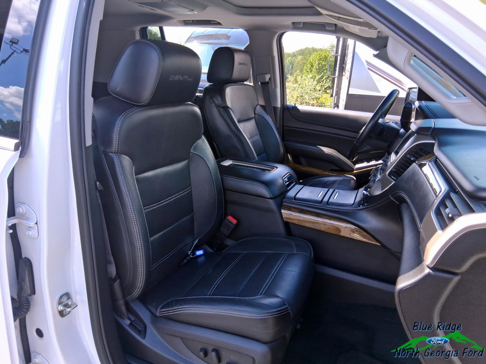 Used 2016 GMC Yukon XL Denali w/ Open Road Package image 12