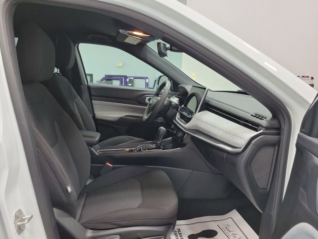 Used 2023 Jeep Compass Sport AWD/4WD image 19