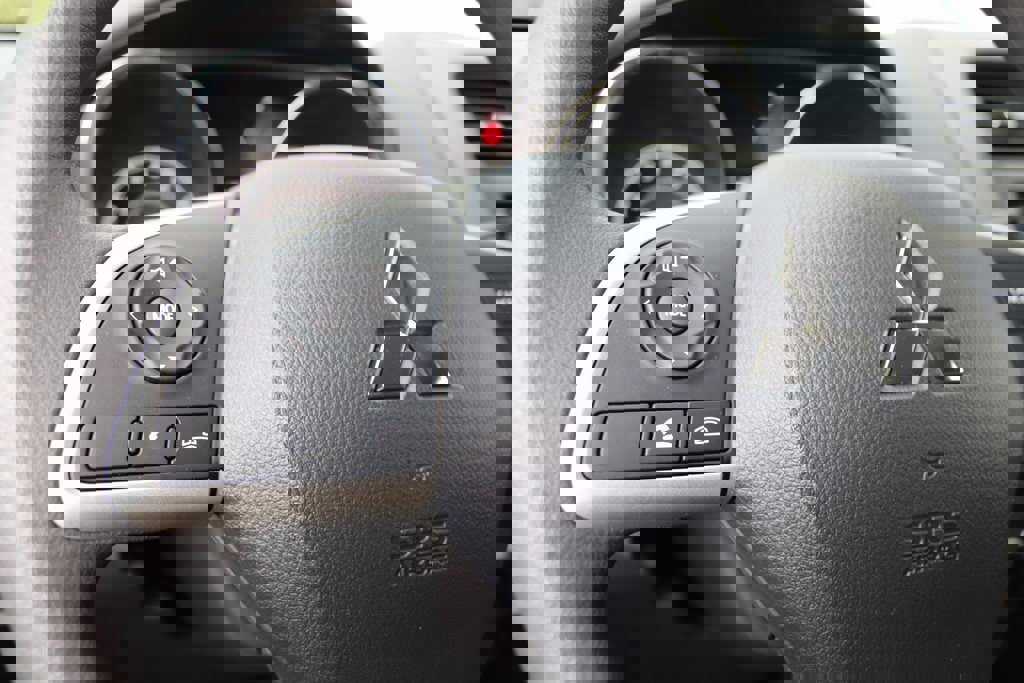 New 2025 Mitsubishi Outlander Sport ES image 7