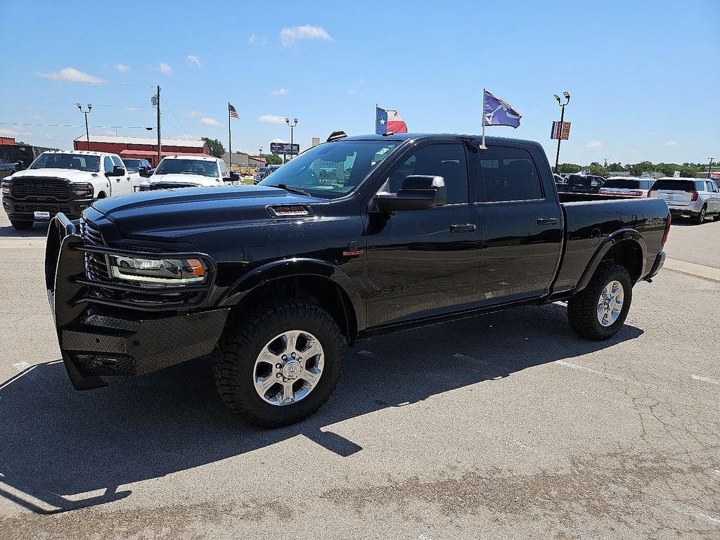 Used 2019 RAM 2500 Laramie w/ Black Appearance Package AWD/4WD image 2