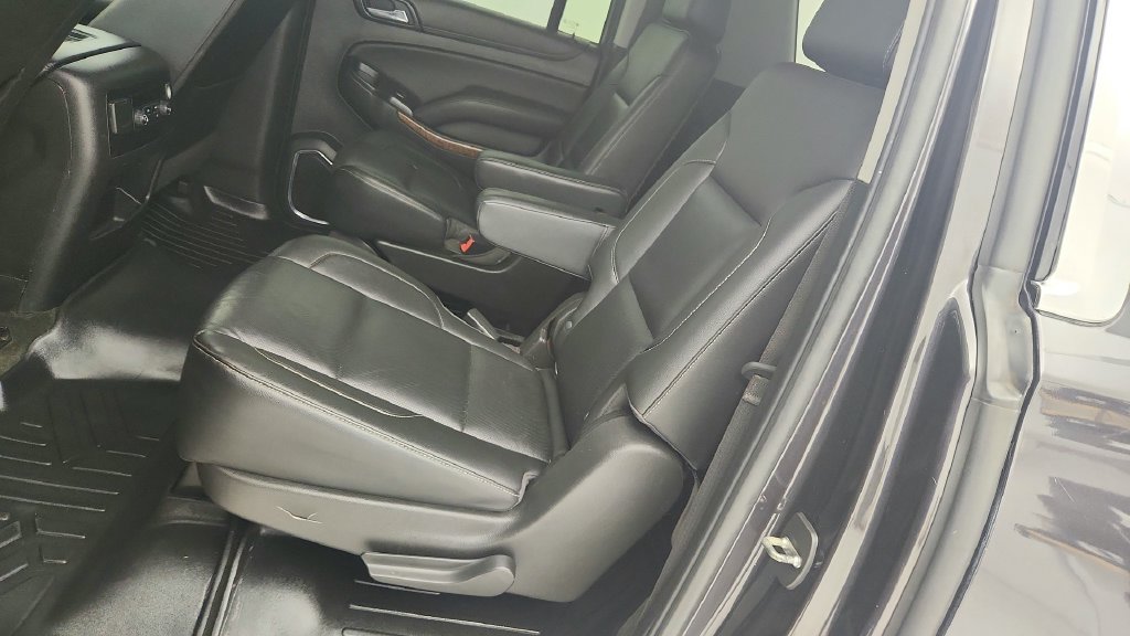 Used 2018 Chevrolet Suburban Premier RWD image 24