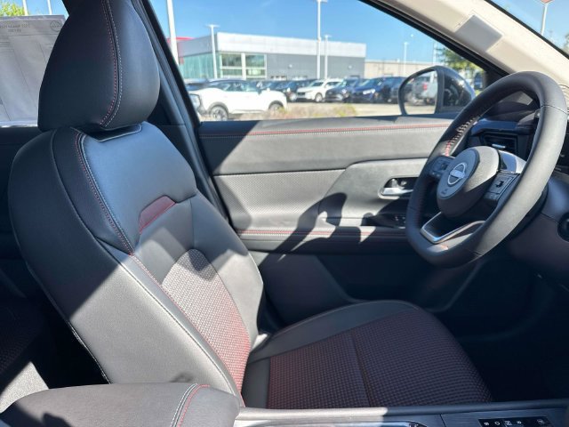 New 2027 Nissan Kicks SR FWD image 13