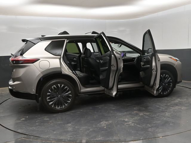 Certified 2025 Nissan Rogue Platinum image 32