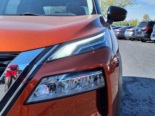 Used 2022 Nissan Rogue Platinum w/ Head-Up Display Package image 25