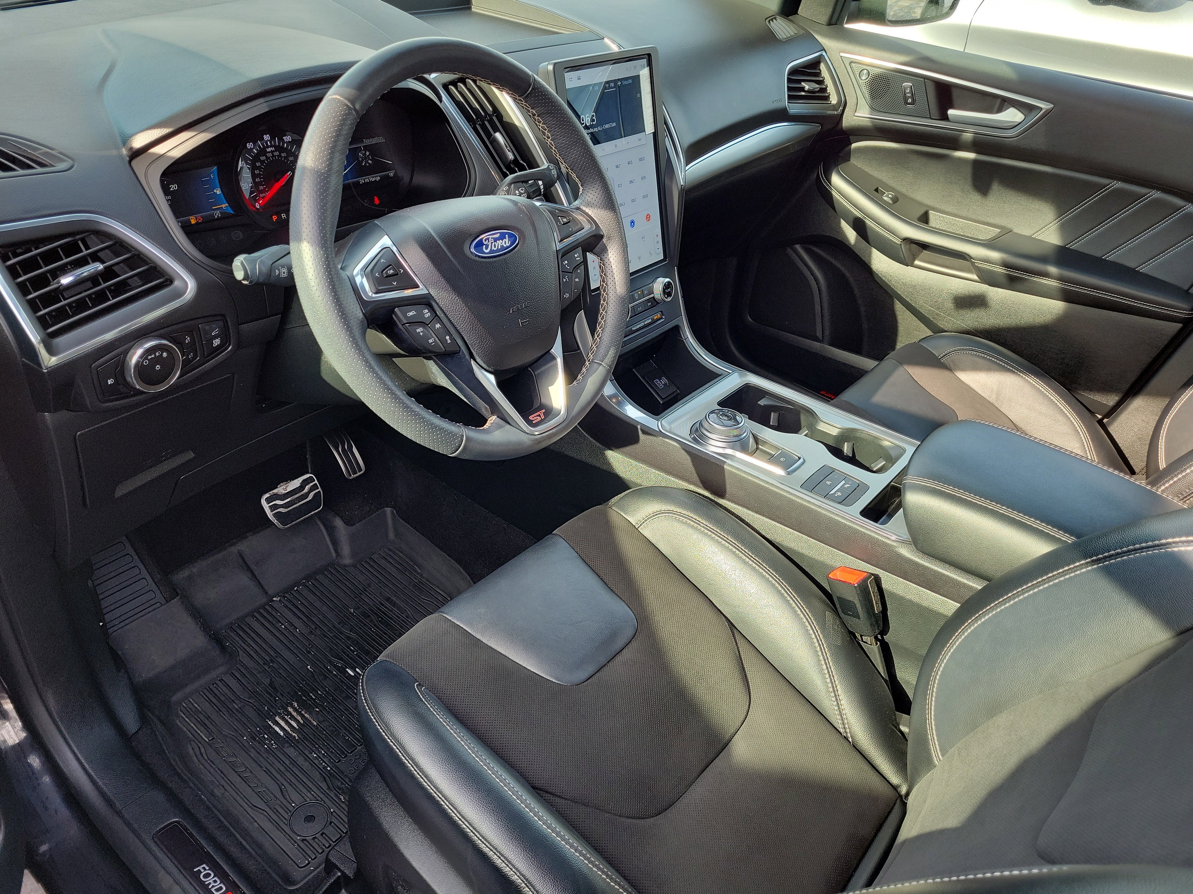 Used 2024 Ford Edge ST w/ Equipment Group 401A image 19