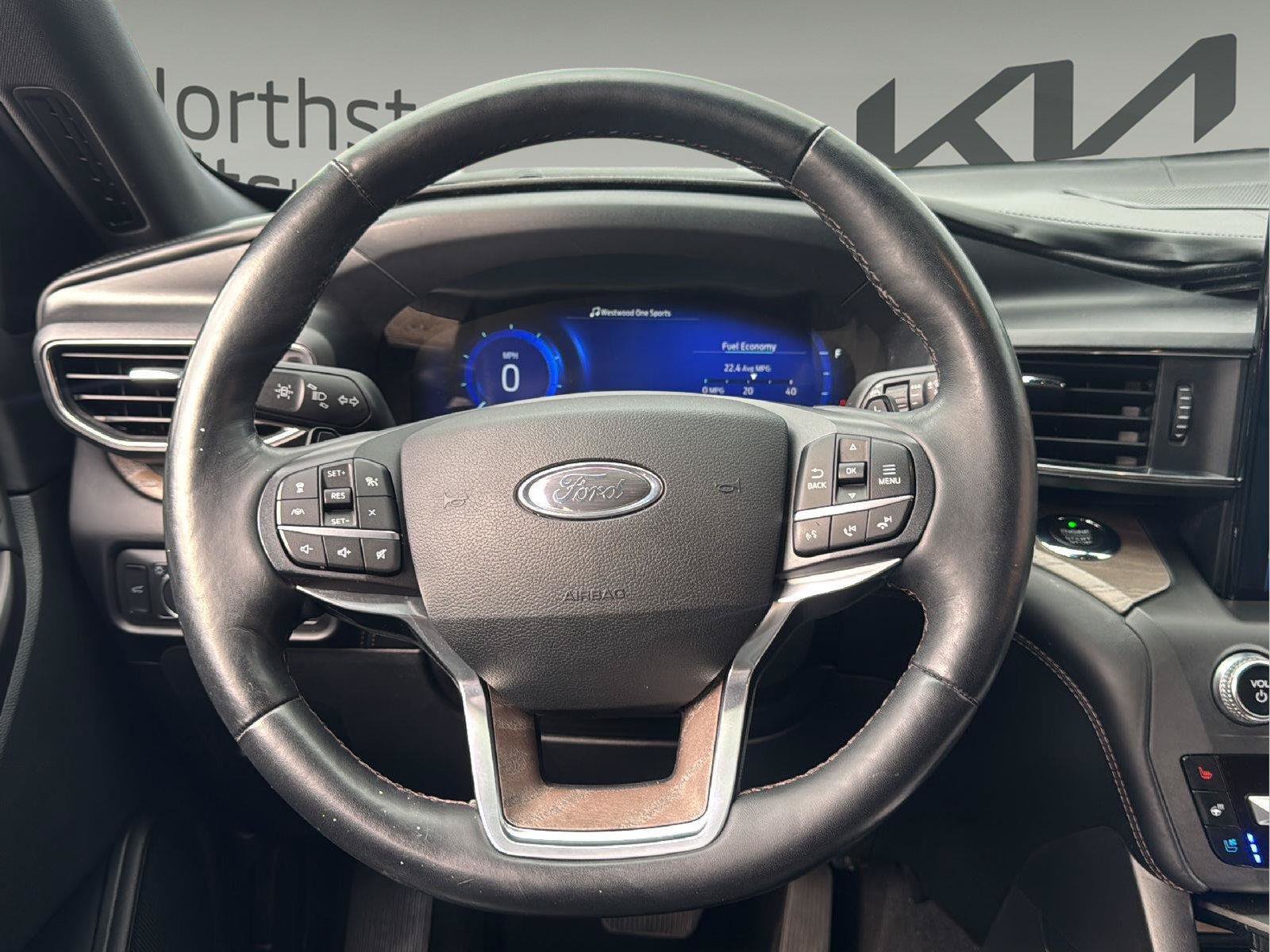 Used 2020 Ford Explorer Platinum w/ Premium Technology Package AWD/4WD image 15