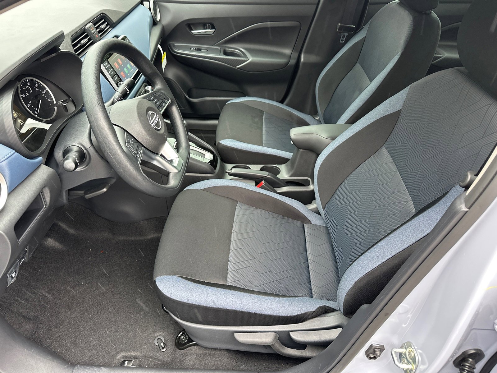 New 2025 Nissan Versa SV w/ Trunk Package image 9