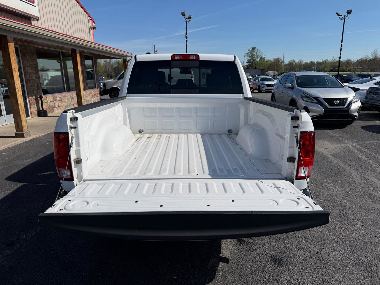 Used 2019 RAM 1500 Classic SLT w/ Protection Group AWD/4WD image 6