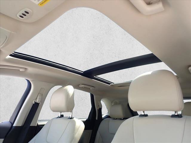 Used 2019 Ford Edge Titanium w/ Equipment Group 301A AWD/4WD image 8