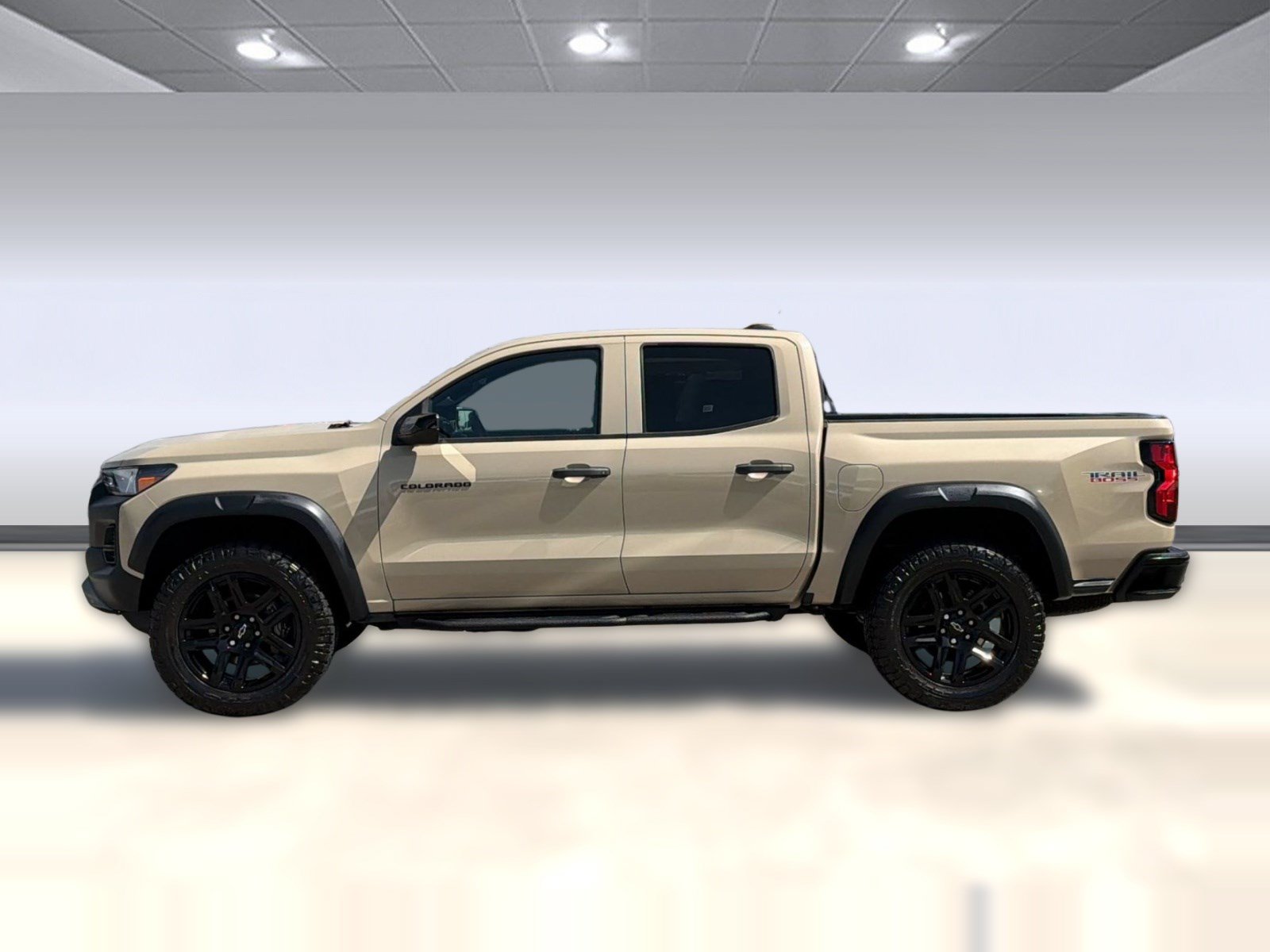 Used 2023 Chevrolet Colorado Trail Boss w/ Advanced Trailering Package AWD/4WD image 2