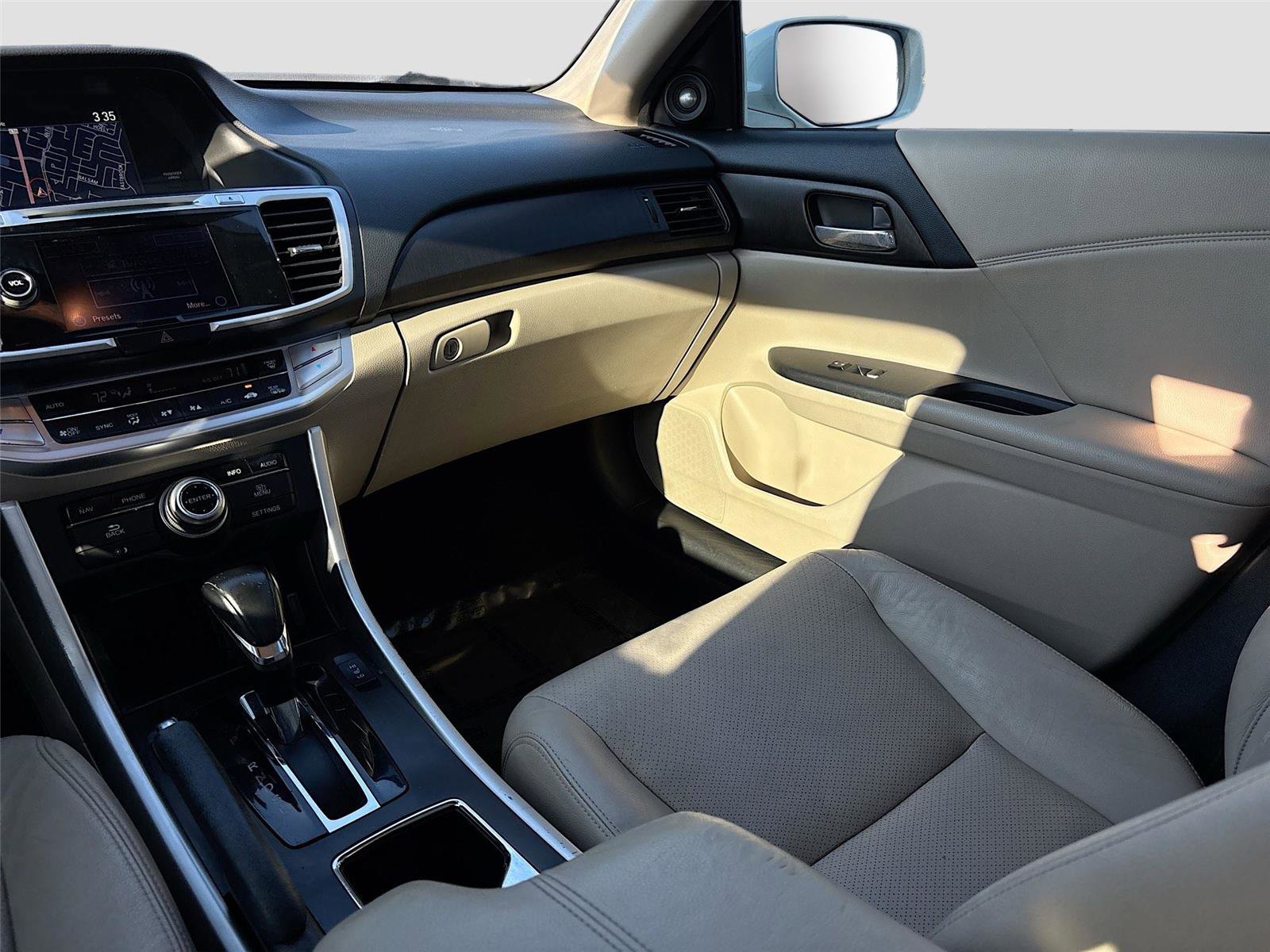 Used 2015 Honda Accord EX-L image 24