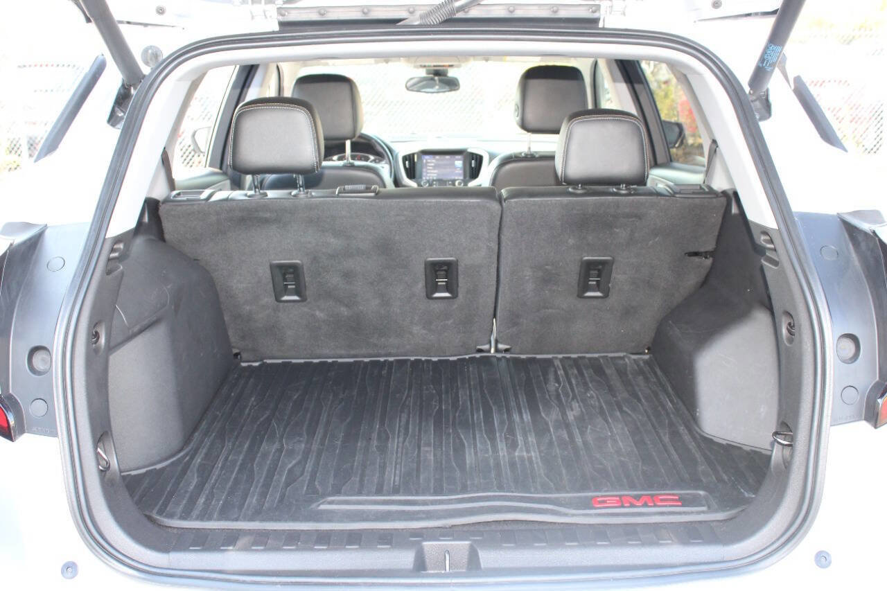 Used 2021 GMC Terrain SLT w/ Infotainment Package II AWD/4WD image 16