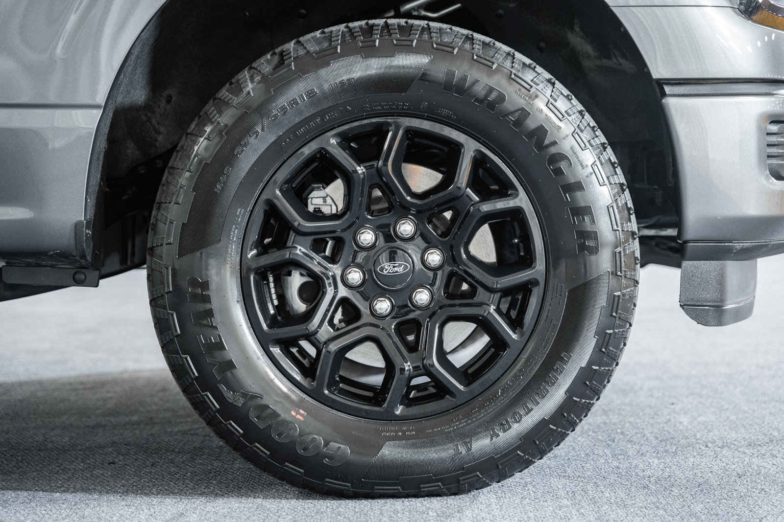 Used 2024 Ford F150 XLT w/ XLT Black Appearance Package AWD/4WD image 21