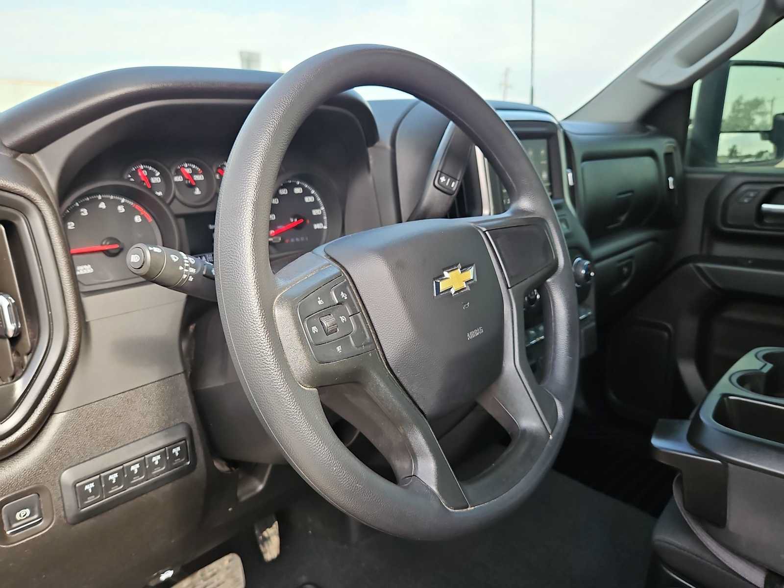 Used 2025 Chevrolet Silverado 2500 Custom w/ Custom Value Package AWD/4WD image 10
