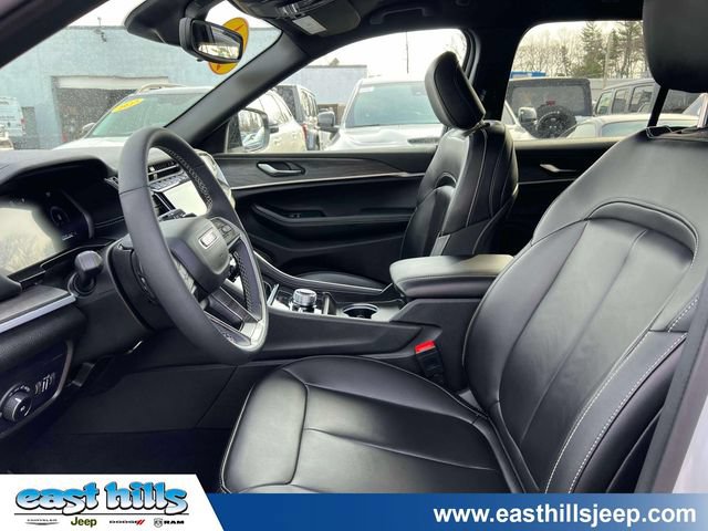 Certified 2024 Jeep Grand Cherokee Limited w/ Black Appearance Package AWD/4WD image 19
