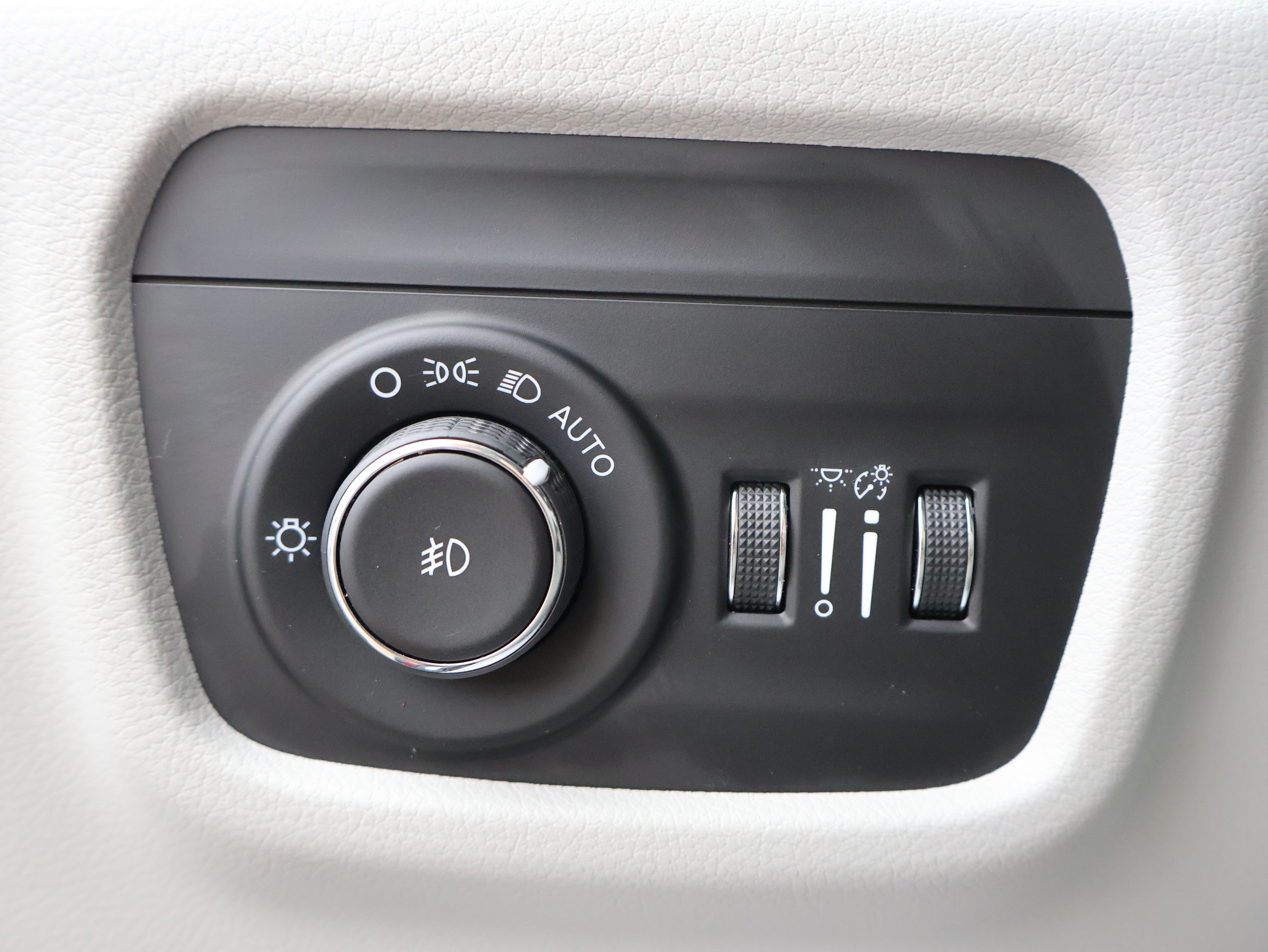 Used 2021 Jeep Grand Cherokee L Overland w/ Advanced Protech Group III AWD/4WD image 50