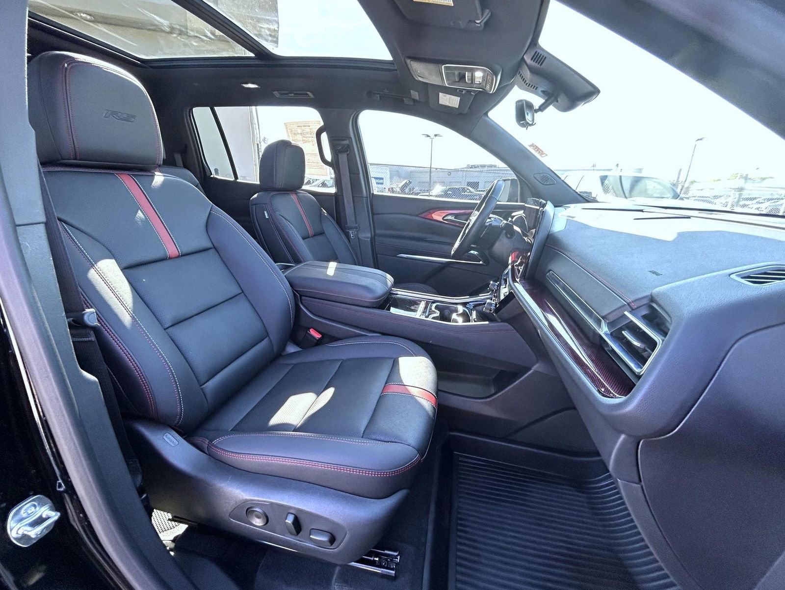 Used 2025 Chevrolet Traverse RS w/ LPO, Floor Liner Package image 15